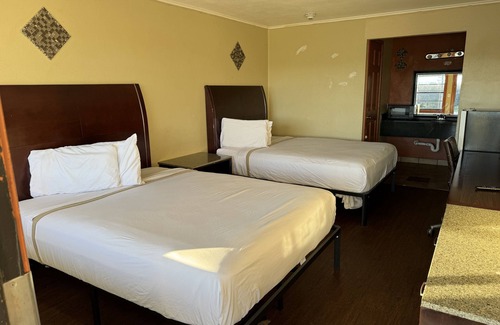 Gun Barrel City Hotel | Eagle Inn