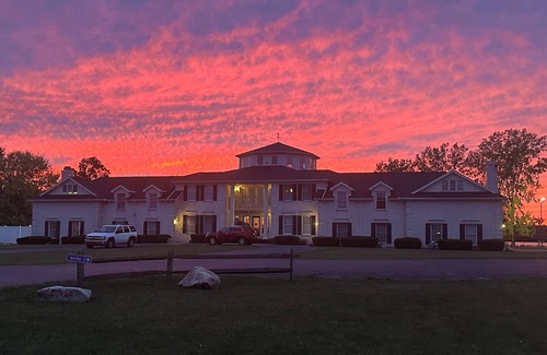Fremont House | Eagle Isle South Wing on the Sandusky River w/short drive to Cedar Point
