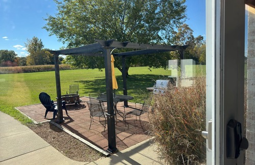 Fremont House | Eagle Isle South Wing on the Sandusky River w/short drive to Cedar Point