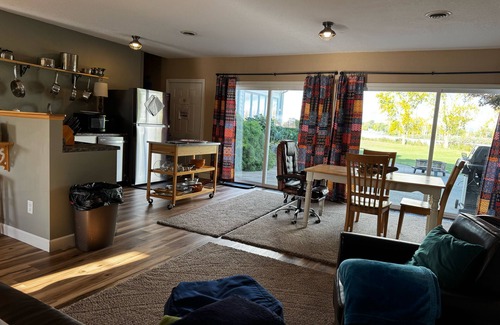 Fremont House | Eagle Isle Wings Spacious 8 bedroom Split Townhouse on the Sandusky River