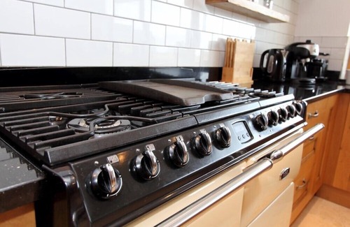 Timsgarry Cottage | EAGLE LODGE, pet friendly, luxury holiday cottage in Stornoway