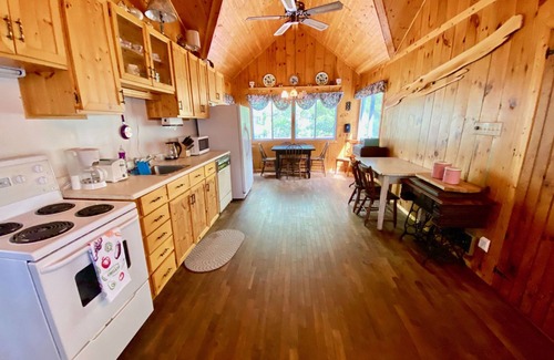 Douro-Dummer Cottage | Eagle Mt. Island Paradise on Stoney Lake