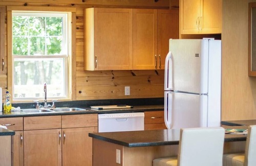 Kenora Cabin | Eagle Nest Cabin - Lakewood Park Cabins