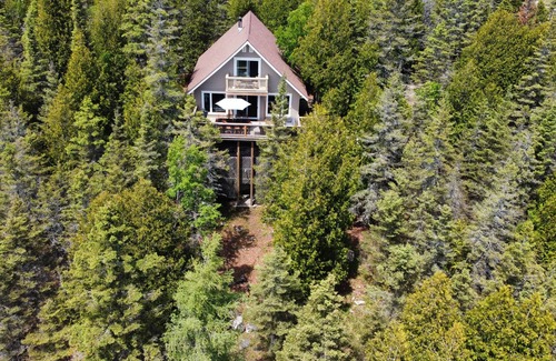 Manitoulin District House | Eagle Nest, Manitoulin Island, Bay at Lake Huron