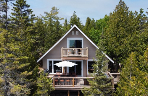 Manitoulin District House | Eagle Nest, Manitoulin Island, Bay at Lake Huron