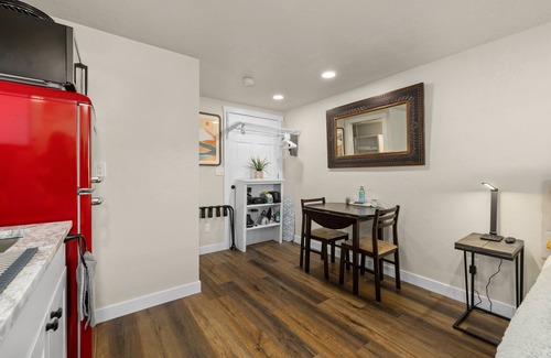 Eagle Apartment | Eagle Nest Retreat | Modern Studio in the Heart of Eagle