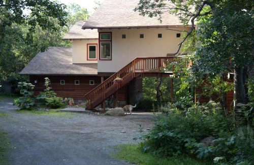 Eagle River House | Eagle Peak Guesthouse