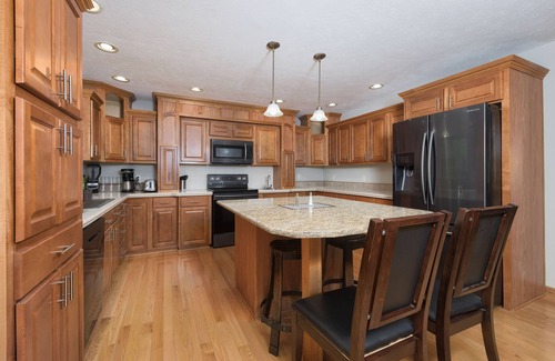 Coloma House | Eagle Point! Discover serenity in our secluded oasis! Hagar Shores park/Beach area