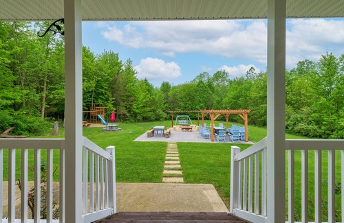 Coloma House | Eagle Point! Discover serenity in our secluded oasis! Hagar Shores park/Beach area