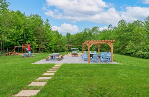 Coloma House | Eagle Point! Discover serenity in our secluded oasis! Hagar Shores park/Beach area