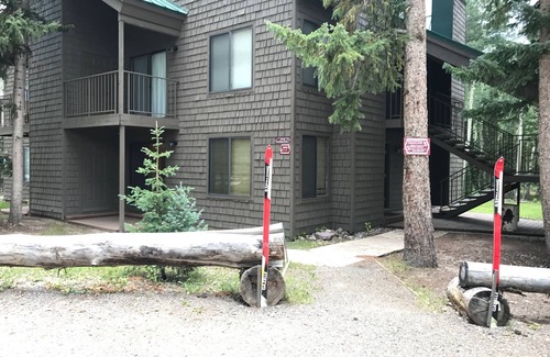 Beaver Condo | Eagle Point Resort Condo steps from Lodge & Ski Lift!