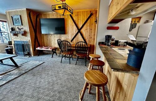 Beaver House | Eagle Point Ski Resort 9 Wooded Ridge Condos