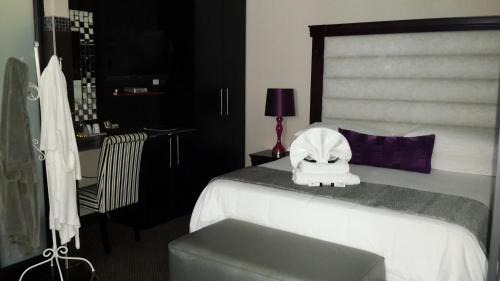 Kempton Park House | Eagle Rock Executive Guest House