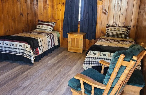 Naches House | Eagle Rock Resort - #4 - 2 Single Beds