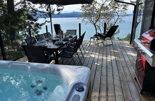 Pender Island House | Eagle Rock - Spacious Oceanfront - Family Friendly Home