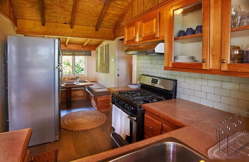 Scarborough Villa | Eagle's Base Villa & Cottage - sleeps 26 guests
