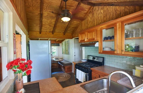 Scarborough Villa | Eagle's Base Villa & Cottage - sleeps 26 guests