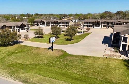 Three Rivers Hotel | Eagle's Den Three Rivers Texas a Travelodge by Wyndham