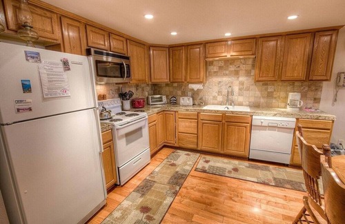 Incline Village Condo | Eagle's Lake Retreat 4 Bedroom Condo by RedAwning