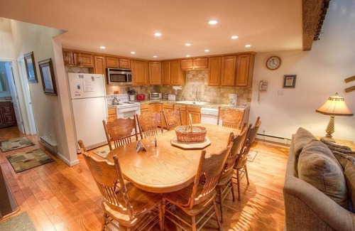 Incline Village Condo | Eagle's Lake Retreat 4 Bedroom Condo by RedAwning