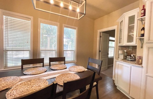 Eagle House | Eagle's Landing: Spacious 5BR Home w/Office, Dog Door & Nearby Family Park!