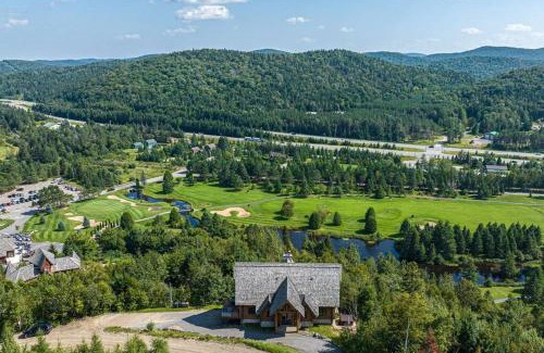 Saint-Faustin-Lac-Carre House | Eagle's Nest