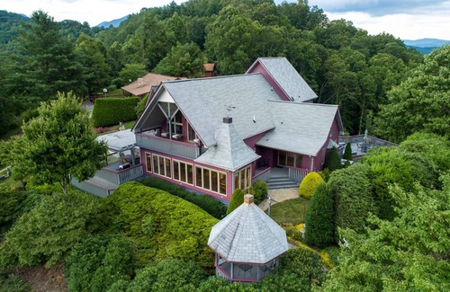 Whittier House | Eagle's Nest Lodge and Apts