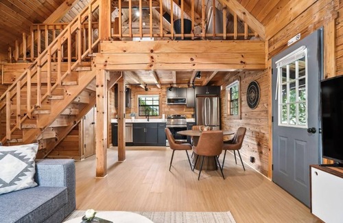 Allons Cabin | Eagle's Perch Cabin 13 with Loft - One bed in loft, sleeper sofa and full kitchen