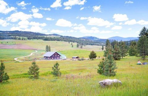 Oroville Apartment | Eagle's Roost Cabin - Eden Valley
