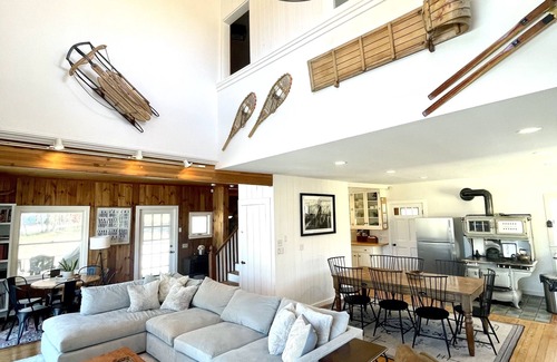 North Conway House | Eagle's View- modern farmhouse, central location, stunning Mt. Washington Views!