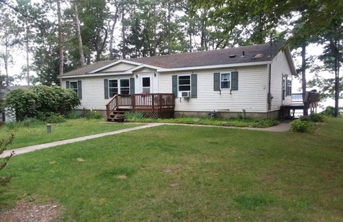 Paris House | Eagle's view of Chippewa Lake