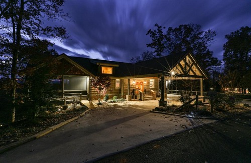Mineral Bluff House | EAGLES CREST - Long Range Layered Mountain Views in peaceful neighborhood!