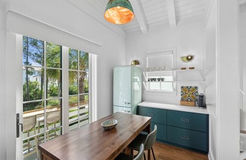 Johns Island House | “Eagles Nest” (3035 Southerly Way) 2 person creekside bungalow at Kiawah River ~