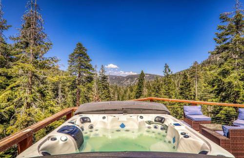 Alpine Meadows House | Eagles Nest by Tahoe Getaways - Pet Friendly with Hot Tub, Pool Table & Shuttle to Slopes