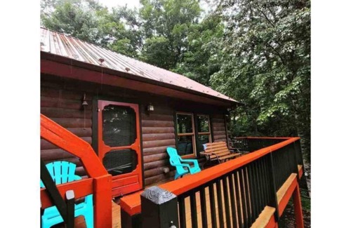 Cranberry Falls Cabin | Eagles Nest Cabin, Entire Home!