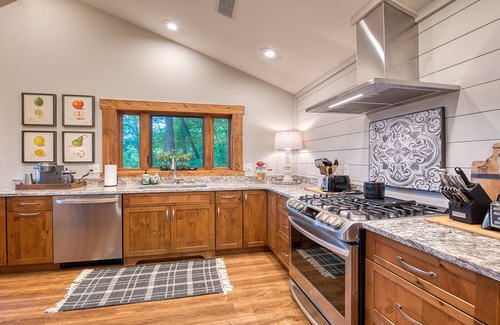 Waynesville Cabin | Eagles Nest Lodge- The Perfect Mountain Getaway