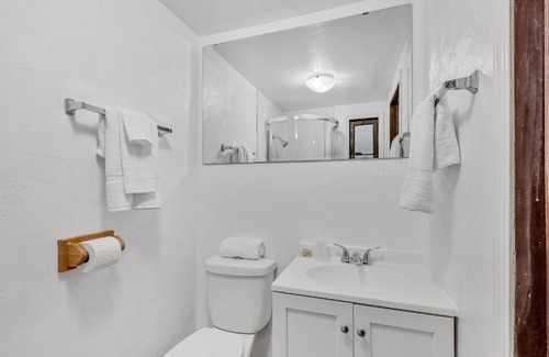 Escanaba Hotel | Eagles Nest Motel Unit 3