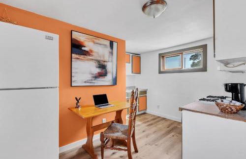Escanaba Hotel | Eagles Nest Motel Unit 6