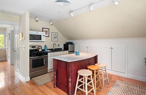 Yarmouth House | Eagles Nest Preserve Cottage
