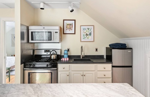Yarmouth House | Eagles Nest Preserve Cottage