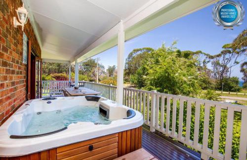 Callala Bay House | Eagles Point I Water Views I Pet Friendly