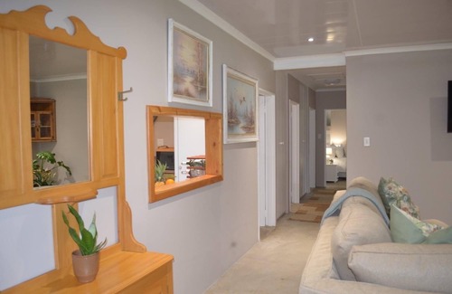 Greytown Cottage | Eagles Rest offers comfortable accommodation situated 9 km outside Greytown