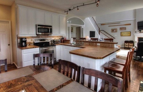 Boydton House | Eagles Retreat on Lake Gaston! Nature Lovers Paradise!