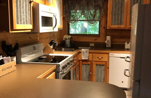 Oneida Cabin | Eagles Ridge 3 bedroom cabin near Big South Fork