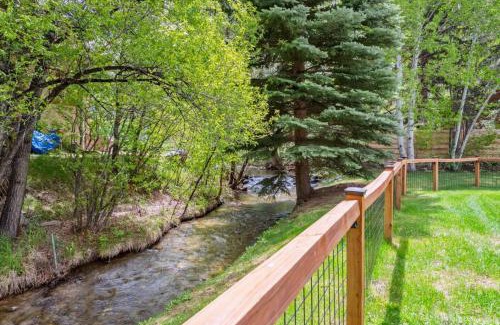 Eagle-Vail House | EagleVail Alpine Escape Riverside Luxe W Spa