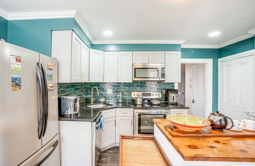 Norristown House | Eagleville Home w/Porch, Near Valley Forge Casino