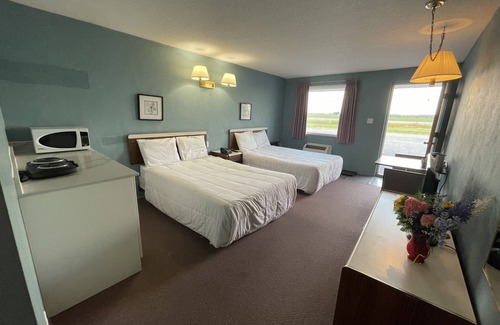 Timiskaming District Hotel | Earlton Motel