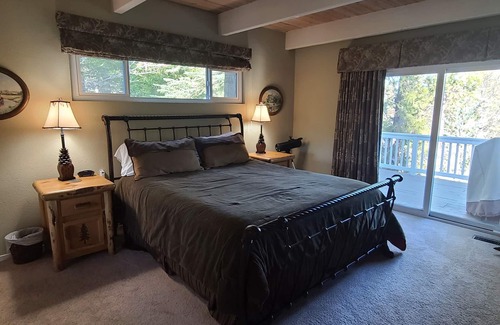 Lake Arrowhead House | Early check-in + late check-out = more mountain fun!