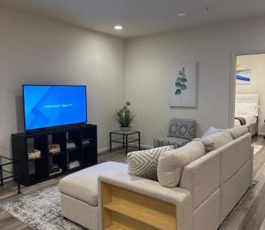 Wheaton-Glenmont Apartment | Early Light