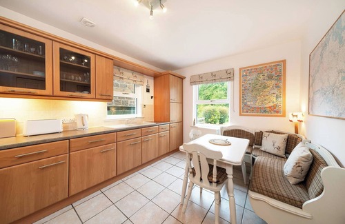 Comrie Cottage | Earnside Cottage - 3 Bed Family Retreat